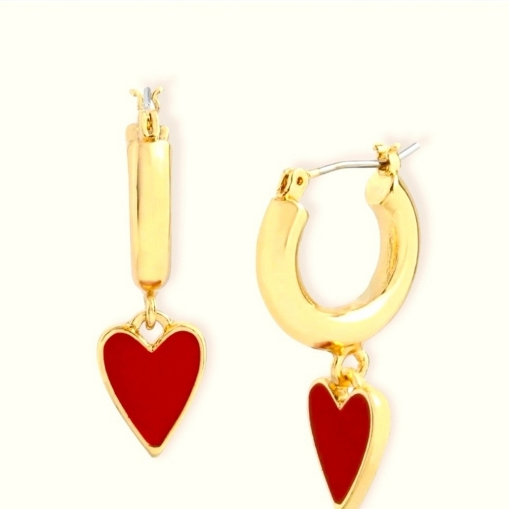 ❤️🔹️Betsey Johnson 🔹️Gold Tone Red Heart Huggies Earrings